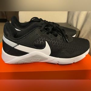 Brand New | Size: 9.5 (Women’s)  
Color: Black/Pure Platinum/White